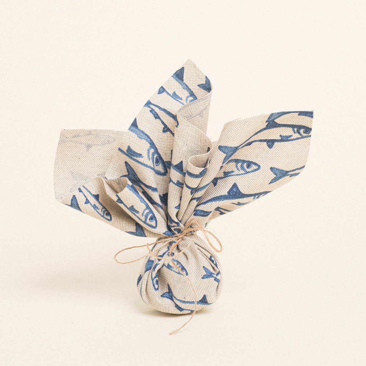 Beauty Home ΜΑΝΤΗΛΙ 27 x 27 cm ΨΑΡΙΑ ΜΕ ΟΨΗ ΖΩΓΡΑΦΙΣΜΕΝΑ ΣΤΟ ΧΕΡΙ 140 CM